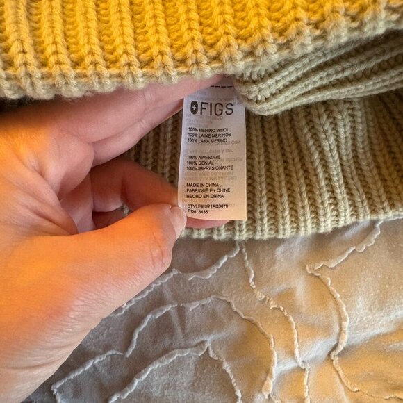 NWT Figs Oversized Logo Beanie - Picture 6 of 7